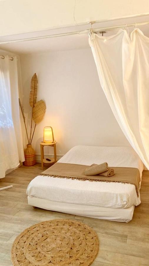 Superbe Appartement Boheme Dans Les Vignes نيم المظهر الخارجي الصورة