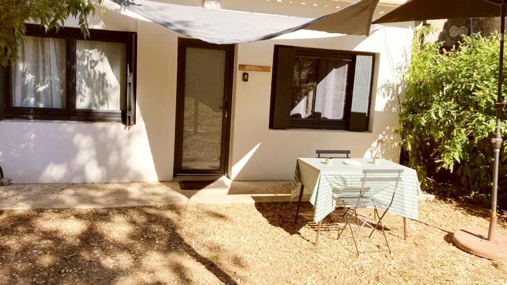 Superbe Appartement Boheme Dans Les Vignes نيم المظهر الخارجي الصورة